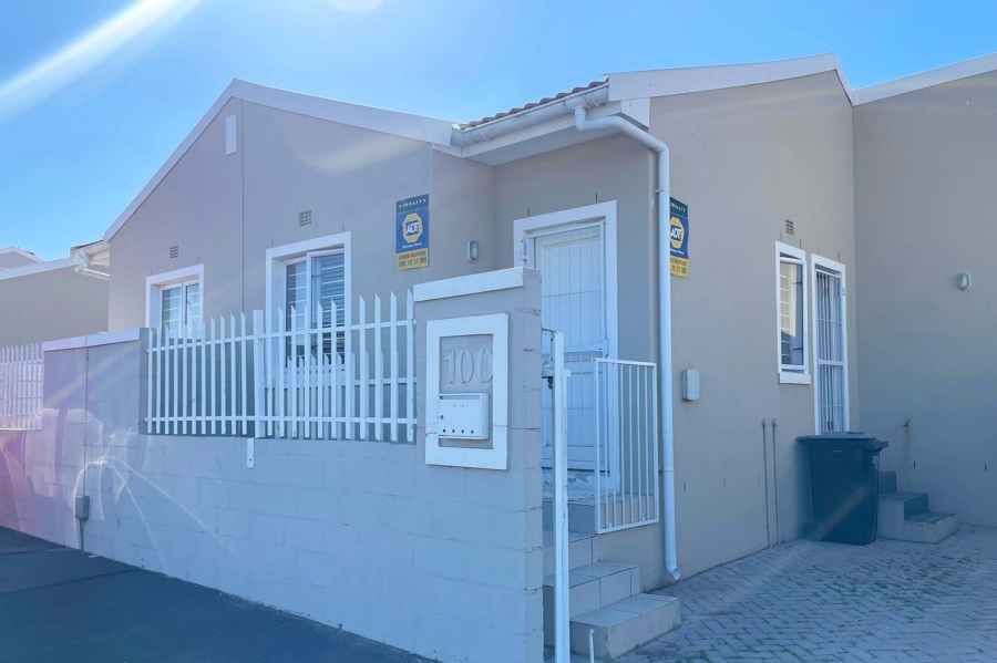 2 Bedroom Property for Sale in Parklands Western Cape